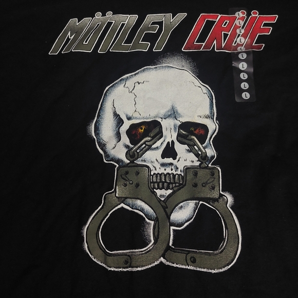 Nwt Motley Cru tee Large - Picture 2 of 4